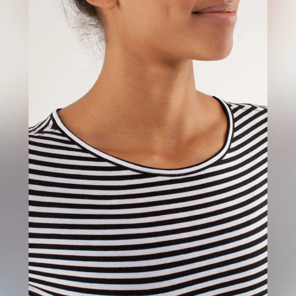 Lululemon Devotion Long Sleeve Tee Activewear Yoga Workout Stripes Stretchy Gym